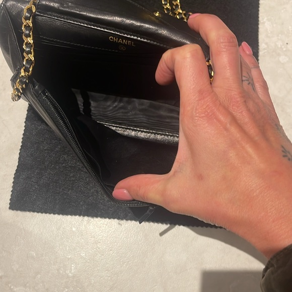 CHANEL - Picture 7 of 10